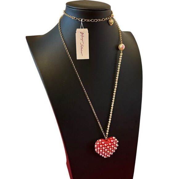Adorable Large Red Enamel & Faux Pearl Heart Pendant Necklace - Picture 3 of 9
